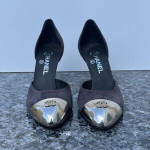 CHANEL CC silvery cap toe Gray Suede Leather heel pumps Size 9
